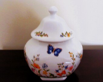 Aynsley fine bone China floral butterfly pattern cottage garden lidded urn home decor mint