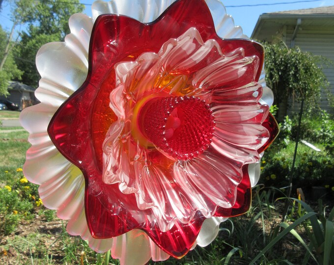 Plate Flower, Glass, Yard Art Flower, Garden Ornament, Upcycled