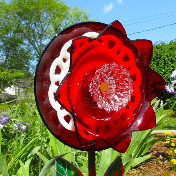 Glass Yard Art Etsy