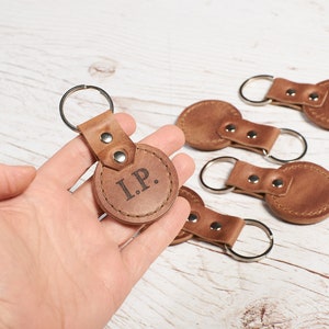 Personalized leather keychain. Handmade leather key fob gift for him. Custom color monogrammed keyring. Brown leather minimalist key holder. image 5