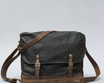 Waxed canvas messenger bag. Bike commuter bag. Waterproof bicycle bag. Personalized Laptop bag. Laptop canvas bag with leather strap.