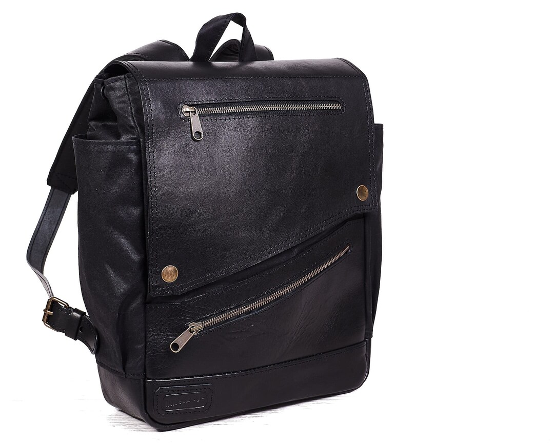 ワックスキャンバス地にレザーフラップ付きバックパック｜ノート