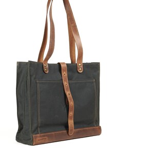 Waxed canvas tote bag in dark green timber. Leather handles, key chain image 3