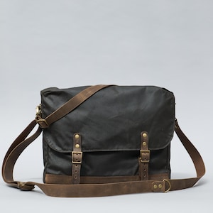 Messengertasche aus gewachstem Canvas. Fahrradtasche. Wasserdichte Fahrradtasche. Personalisierte Laptoptasche. Laptoptasche aus Canvas mit Lederband.
