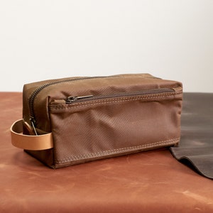 Personalized dopp kit. Travel waxed canvas toiletry kit. Waterproof shaving bag. Gift for groomsman, dad, husband. Custom handmade dopp kit.