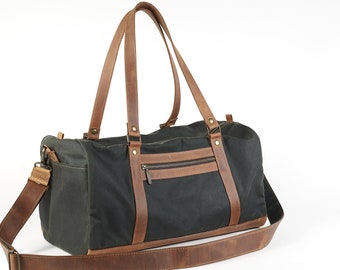 Full grain leather and waxed canvas duffel bag. Personalized weekend bag Overnight bag Holdall luggage bag