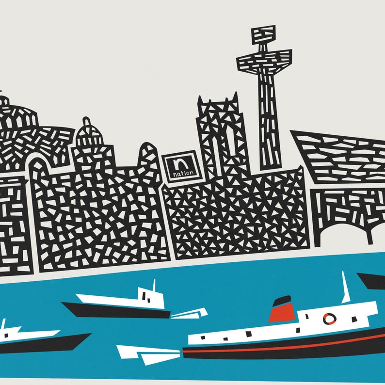Puede incluir: Ilustraci&oacute;n en blanco y negro de un horizonte de ciudad con una gran torre, una iglesia y otros edificios. El horizonte est&aacute; sobre una masa de agua azul con varios barcos. El texto "n nation" es visible en el lateral de uno de los edificios.