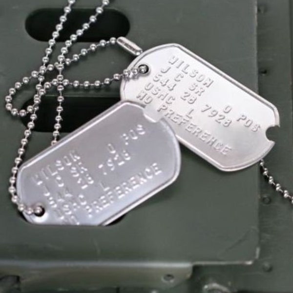 WW2 Notched Personalised Embossed Steel US Army Dog Tags in a Single or Double Set with Chains. Ideal for Stag Parties, Keep Sake, Identity
