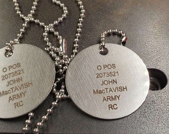 Conjunto de placas de identificación militares británicas de John 'Soap' MacTavish