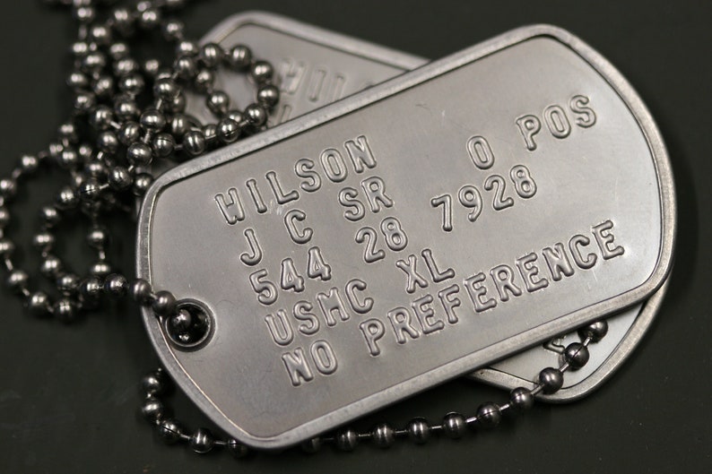 Edelstahl Dog Tag ID Set der US Army, personalisiert & geprägt, mit Ketten und optionalen farbigen Schalldämpfern Bild 2