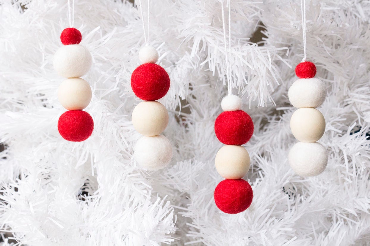 Felt Christmas Ornaments X 8 - Red & White Felted Ball Hanging Decor Pom Xmas Tree Decoration Holiday Wooden Beads