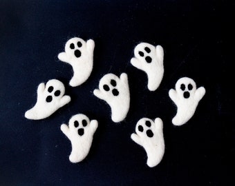 Felted Ghosts x 5 - Halloween Felt Ghosts - Spooky Ghosts - Cute Halloween Decoration - Halloween Garland - Ghosts Garland - DIY Halloween