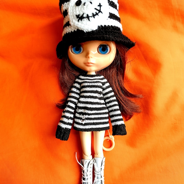 Blythe Grunge Sweater Dress Stripe Black/White & Skellington Hat