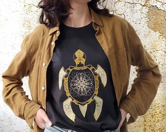 Tribal sea turtle shirt. Black bohemian t shirt with turtle design. Reptile lover gift. Tribal design t shirt Maori, Polynesian style.