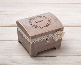 Girls Jewelry Box with Key, Personalized Wooden Jewelry Storage, Baby Shower Gift Keepsake Box, Flower Girl Proposal Box, Gift for Daughter