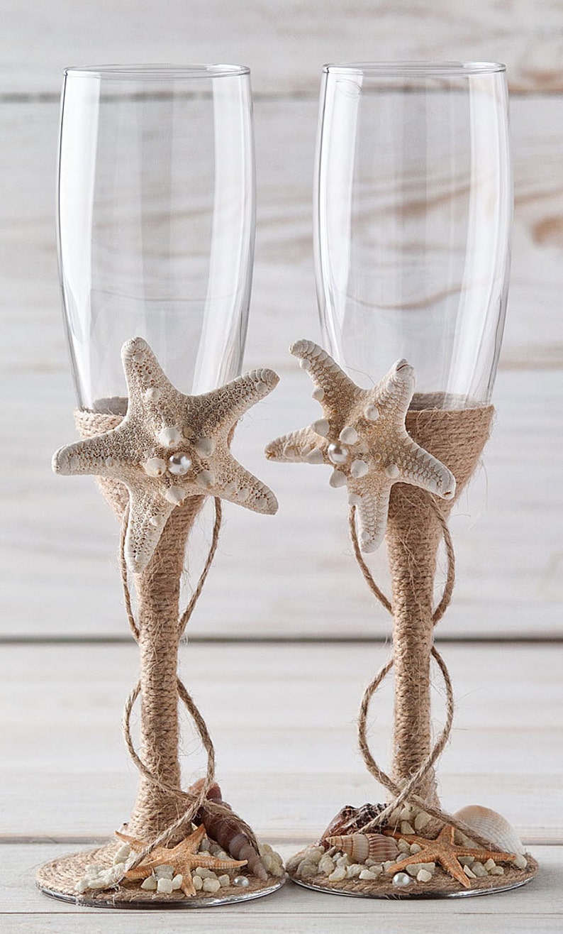 Champagne Glasses, Nautical Wedding Toasting Flutes, Beach Wedding Flutes, Bride and Groom Glasses with Starfish and Seashells zdjęcie 3