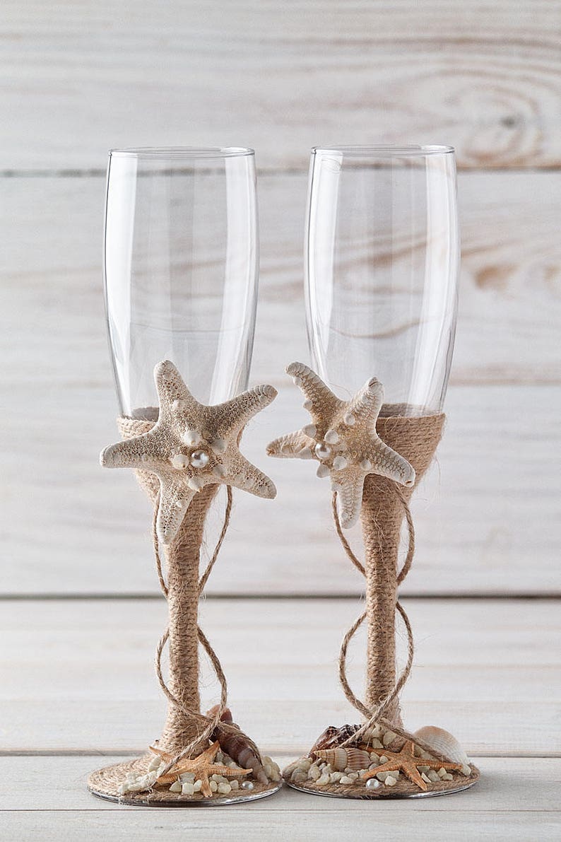 Champagne Glasses, Nautical Wedding Toasting Flutes, Beach Wedding Flutes, Bride and Groom Glasses with Starfish and Seashells zdjęcie 4