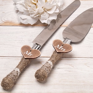 Rustic Wedding Cake Server Set Engraved Knife Wedding Cake Serving Personalized Cake Servering Set Rustic Outdoor Wedding Decor for Mr Mrs image 1