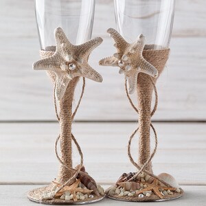 Champagne Glasses, Nautical Wedding Toasting Flutes, Beach Wedding Flutes, Bride and Groom Glasses with Starfish and Seashells zdjęcie 2