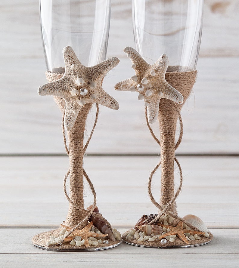 Champagne Glasses, Nautical Wedding Toasting Flutes, Beach Wedding Flutes, Bride and Groom Glasses with Starfish and Seashells zdjęcie 2