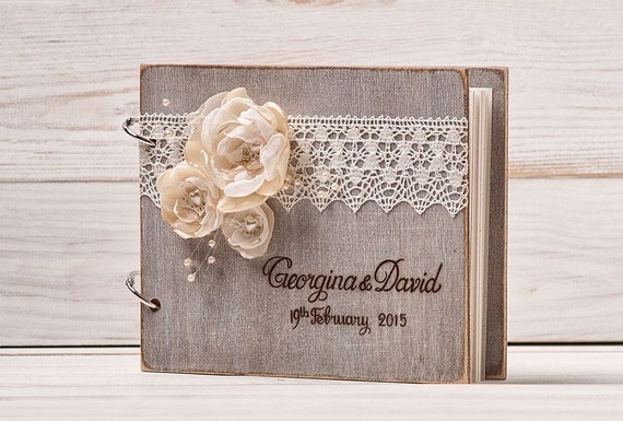 Libro degli ospiti unico per matrimoni rustici, libro degli ospiti per matrimoni in legno personalizzato, regalo di nozze in avorio, regalo di anniversario per la sposa e lo sposo - Italia