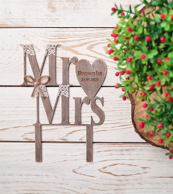 Rustic Wedding Last Name Cake Topper, Customized Wooden Cake Decor, Mr and Mrs Topper