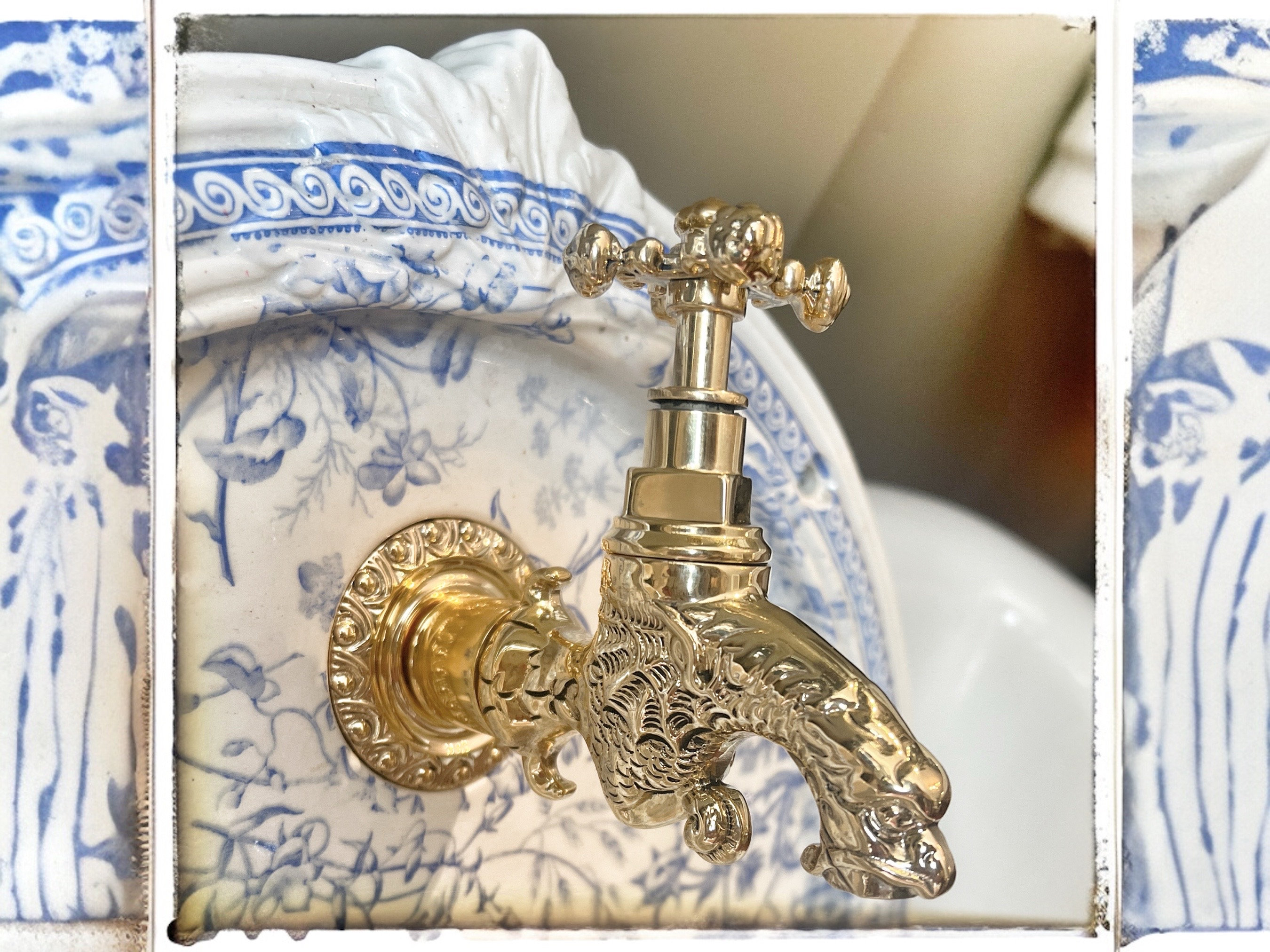 Robinet mural Chimere