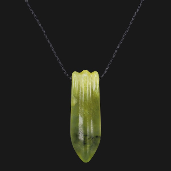 Collier Maori Toki Jade Cadeau parfait pour les hommes lors des mariages, anniversaires et garçons d'honneur. Ajout intemporel unique tribal rétro à n'importe quelle garde-robe