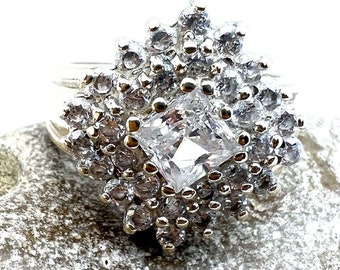 1991 Vintage 9ct Gold Cubic Zirconia Cluster Flower Snowflake Ring 2.4g size O