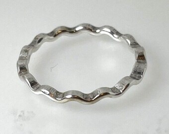 Handmade Vintage Silver Wave Zig-Zag Dainty Elegant Stacking Ring 1g Size K 1/2