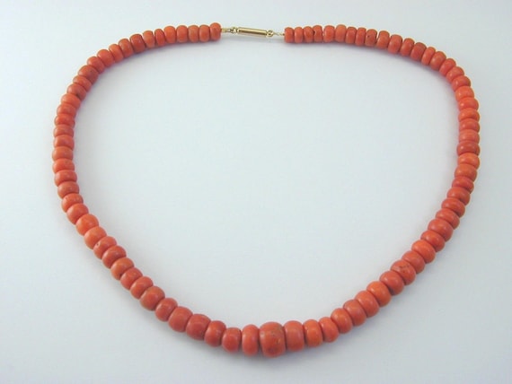 Vintage Coral Necklace Graduated Sterling Silver Hook Clasp 15 1/2