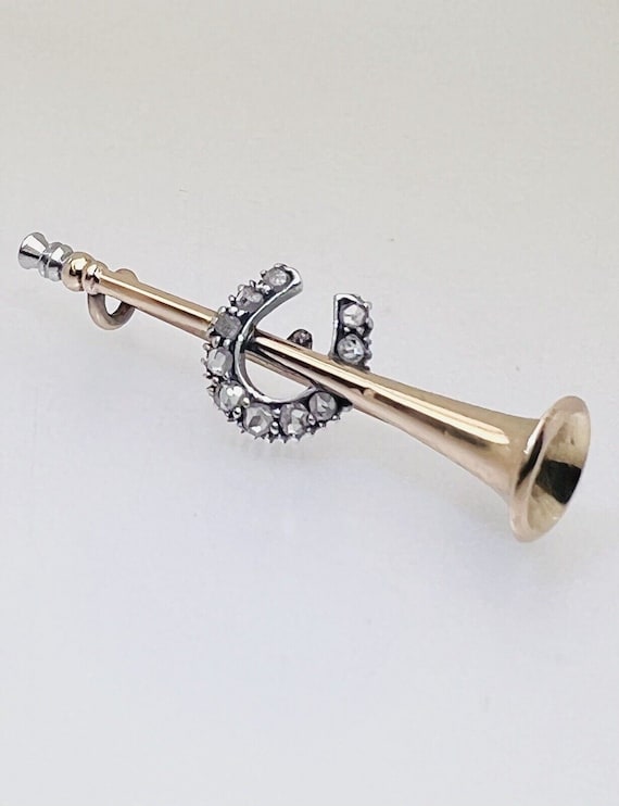 Rose Gold Hunting Horn Stock Pin Gem