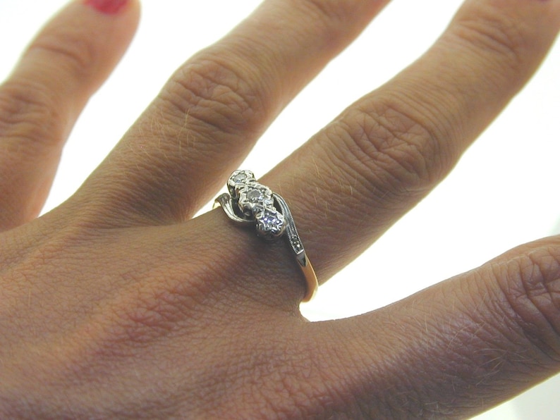 Vintage diamond trilogy twist ring 18 carat gold /& platinum 1960 size N 3.1grams