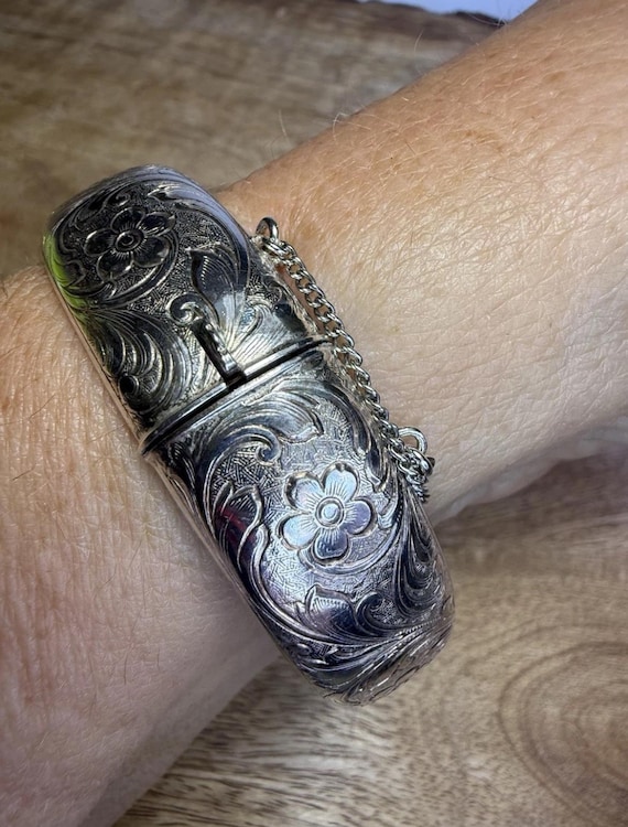 Sterling Silver Floral Hinged Bangle 35.8g London 1986 Excalibur
