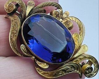 Antique Victorian Amethyst Brooch 15 Carat Gold Engraved
