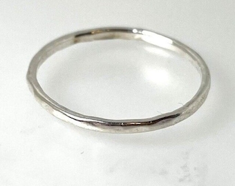 Handmade Vintage Silver Ring Hammered Texture Simple Dainty Band 0.7g Size L1/2