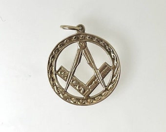 Vintage 9ct Yellow Gold Free Masons Masonic Charm Pendant Compass Square 15.5mm