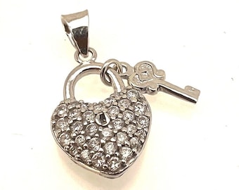 Vintage 9ct White Gold Crystal Love Heart Lock & Key Pendant Charm 2.1g Hallmark