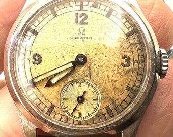 Military OMEGA WWII Mechanical Watch Hallmarked Circa 1940 Seconds Sub Dial