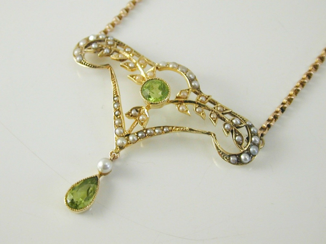 Peridot Seed Pearl Necklace Art Nouveau 15 Carat Gold Circa 1900 0.80 ...