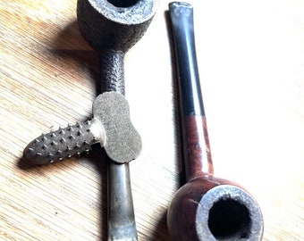 2 Vintage Wooden Estate Pipes & Terry's Hedgehog Cleaner Reamer