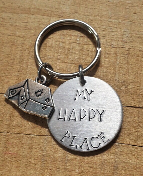 Camping Schlüsselanhänger Mein Happy Place Schlüsselchain Geschenk Happy Camper Camping Gift Camping Keyring Camper Keychain Geschenk für Camper Camping Schlüsselanhänger Mein Happy Place Schlüsselchain Geschenk Happy Camper Camping Gift Camping Keyring Camper Keychain Geschenk für Camper