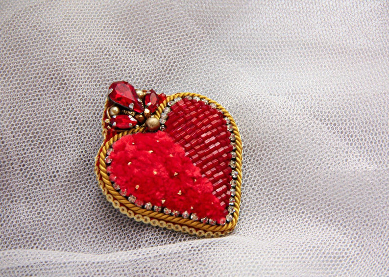 Heilig Hart broche zacht kristal rood cadeau geborduurde liefde chenille steentjes afbeelding 1