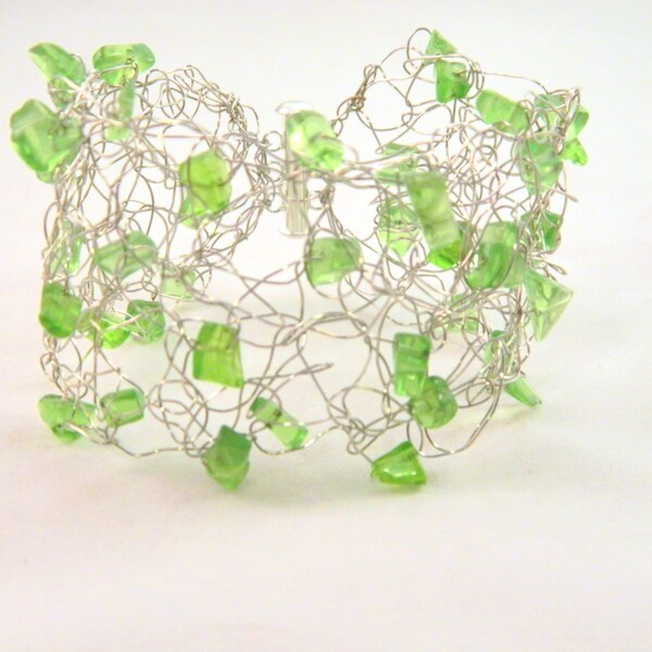 Shimmering Green Wire-Crocheted Bracelet with Glass Chips