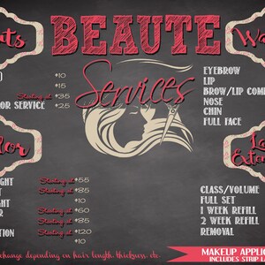 Pu&ograve; includere: Un menu di un salone di bellezza su una lavagna nera con un design rosa e bianco che elenca i prezzi per tagli di capelli, colore, ceretta ed extension ciglia. Il testo "BEAUTE Services" &egrave; scritto in grandi lettere rosa nella parte superiore del menu.