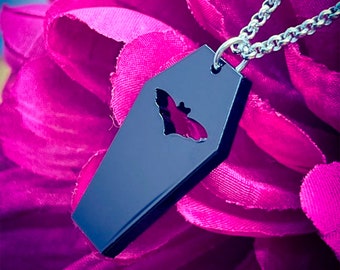 Collar acrílico de ataúd de murciélago: joyería de terror, cadena de acero inoxidable