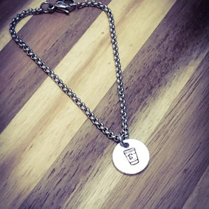 Pulseira com estampa de café e inicial para viagem. Pulseira personalizada, pulseira com monograma, pulseira com inicial, pulseira de café, presente para amantes de café