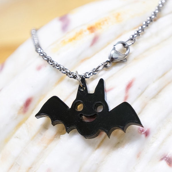 Collar de murciélago kawaii: dije de acrílico negro, cadena de acero inoxidable
