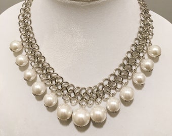 Silver Chain Pearls Bib Necklace.
