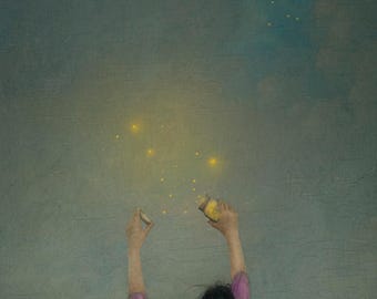 Título: "Te llevaré a casa", niña liberando luciérnagas en el cielo nocturno, impresión fotográfica pictórica, arte de pared único con una historia,